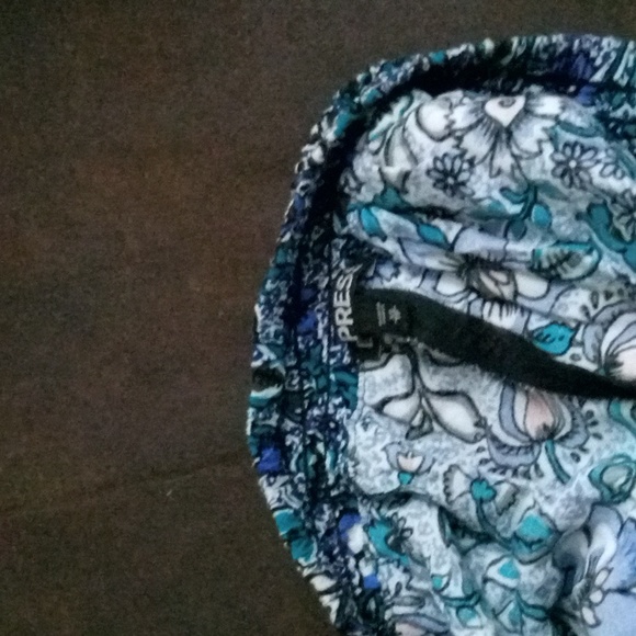 Floral Skort Size XS Express - Picture 4 of 4